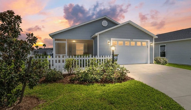 The 19th Hole Getaway*Pet Friendly Villa w/Golf Cart, Bikes and Putting Green!