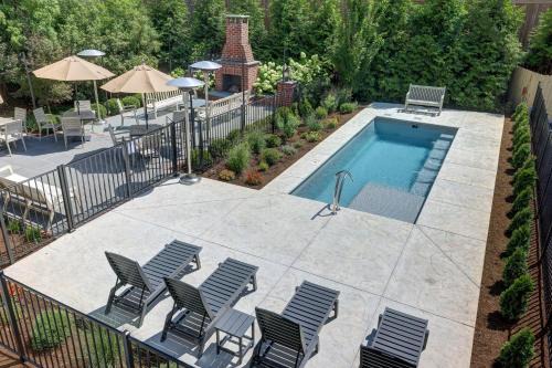The 200 South St | King Rm 2