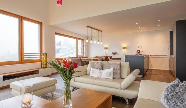 The 3.5 room apartment located in Flims Dorf in a quiet and well-connected area.