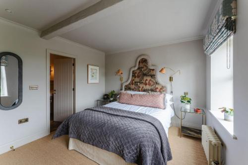 The 3 Acres Inn & Restaurant