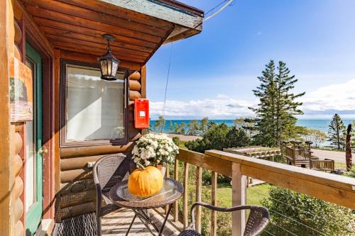 The 3 Bears Cottage - Exquisite lake views!