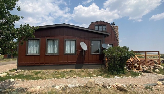 The 360nCharming 3-bedroom house with WiFi and AC in welcoming Centennial