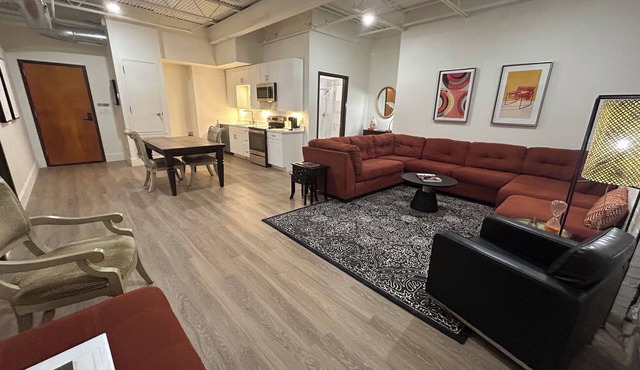 The 610 Flats: Vueve 'n Vogue #27