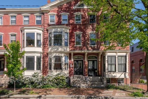 The 87th Townhome - Local Landmark Property