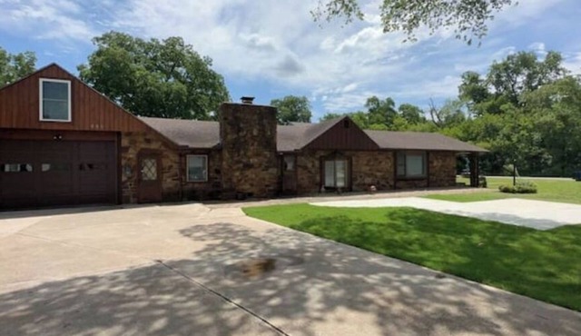 The 905, 4 bedrooms, 3 Full bath