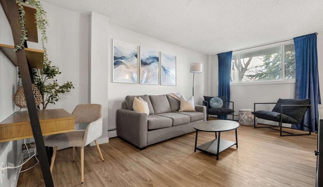 The Abstract | 3 Bedroom Suite Downtown! Sleeps 8