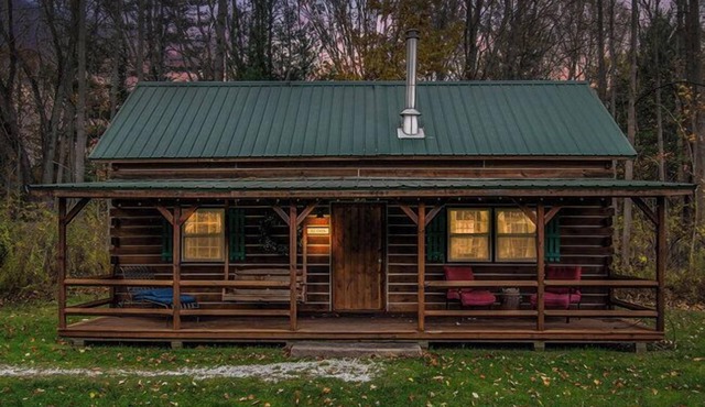 The Acorn Cabin | Firepit | Nature | Pet-Friendly