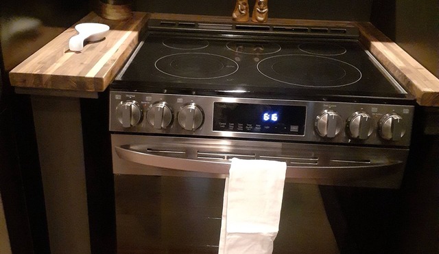 The Acorn of Little Sand BaynSecluded, Wooded, and Dog Friendly!