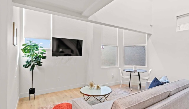 The Addison by Kasa | Premium Loft | San Francisco