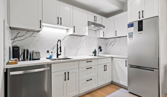 The Addison by Kasa | Welcoming Queen Studio | San Francisco