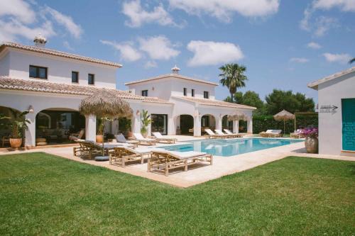 The Adelante House