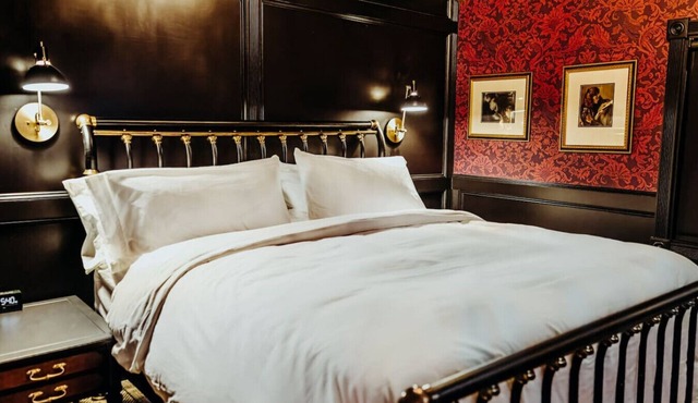 The Adeline King Suite - Bootleggers Lodge on Lake Nokomis