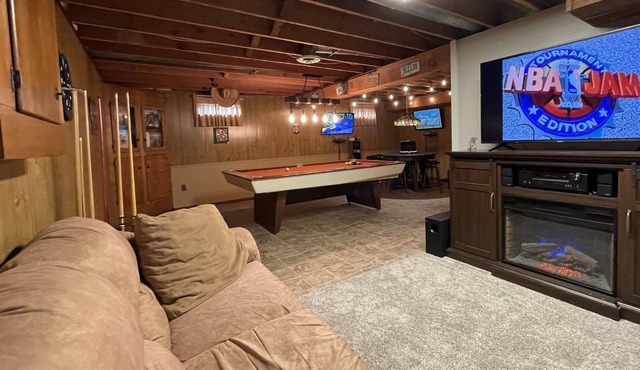 The Adventure Home AMAZING neighborhood center of the Quad Cities Dogs welcome!!