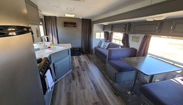 The Air Bee-N-Bee: In The Heart of the Black Hills