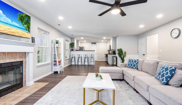⥼The Aire⥽ Bright 3200 SQ FEET 4 Bed 3 Bath Home