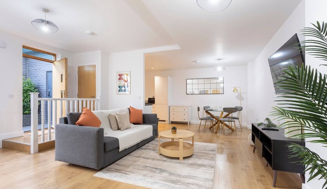 The Albany Sleeps 2 with Wifi