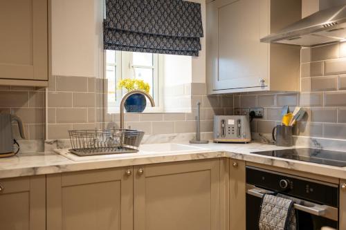 The Alehouse Retreat, The Crown Inn