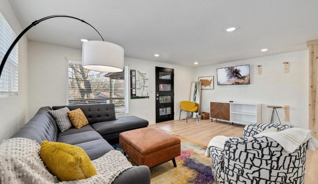 The All American - Bike in and out! - 1 mile to DT Bentonville