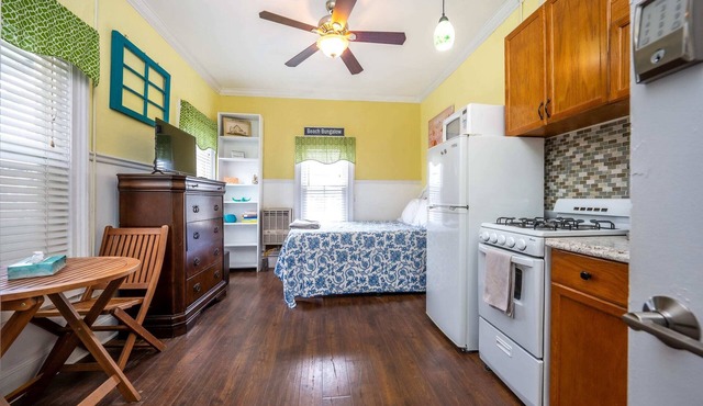 The Allenhurst, Apartment #10 - Studio & Bathroom Apartment