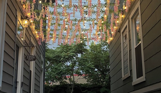 The Alley at Bates - Charming Centric Apartment