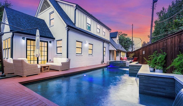 The Allison House: Historic Dallas Home w/Pool and Hot Tub in Quiet Neighborhood