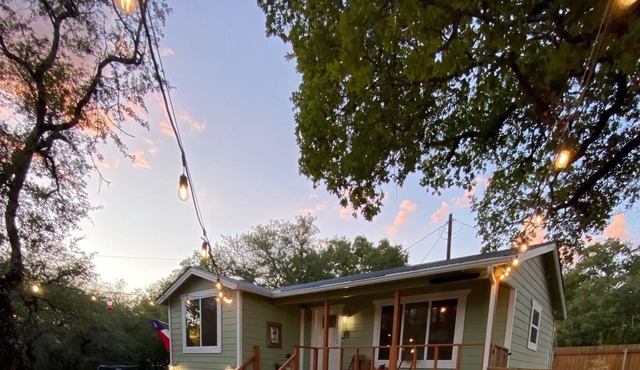 The Aloha Cowboy - Private Home Near Lake Austin Spa