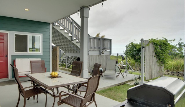 'The Aloha Green House' Retreat w/Ocean Views!