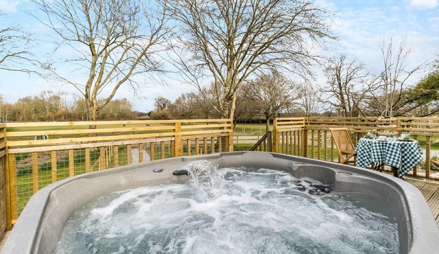 The Alpaca Lookout - One Bedroom House, Sleeps 2