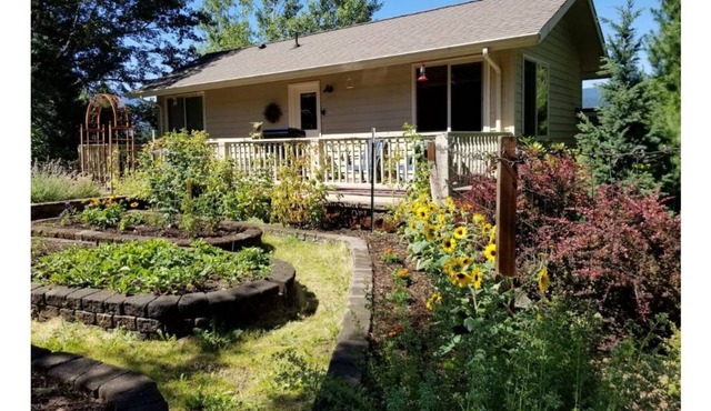 The Alpenhaus:Cottage retreat near White Pass