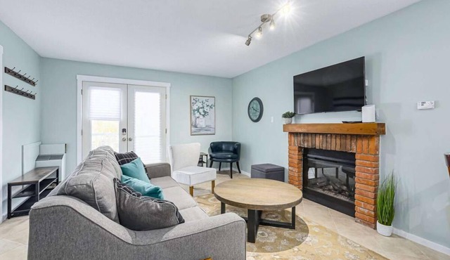 The Alpine - Central Collingwood Condo