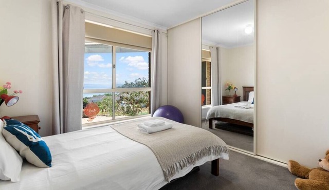 The amazing Sea View Holiday Home - Hallett Cove