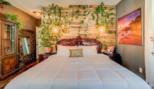 The Anchor ⭐️ 4BR Beach House w Balcony & King Bed