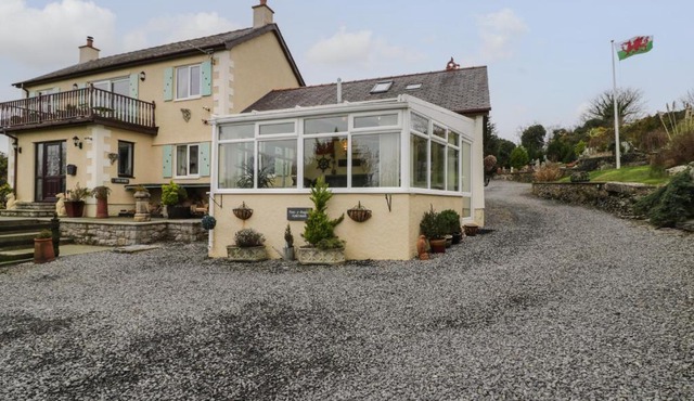 The Anchorage Apartment