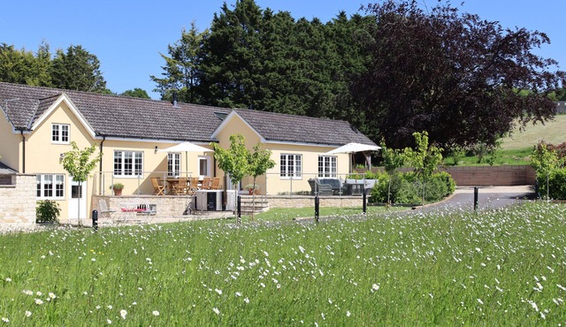 THE ANCHORAGE @ NABLES FARM, family friendly in Upper Seagry