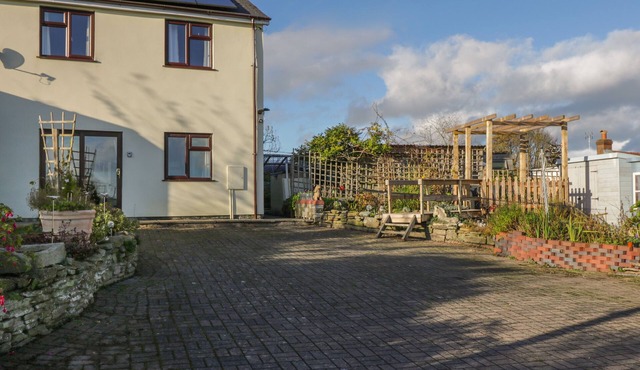 THE ANNEX, pet friendly, with a garden in Drybrook