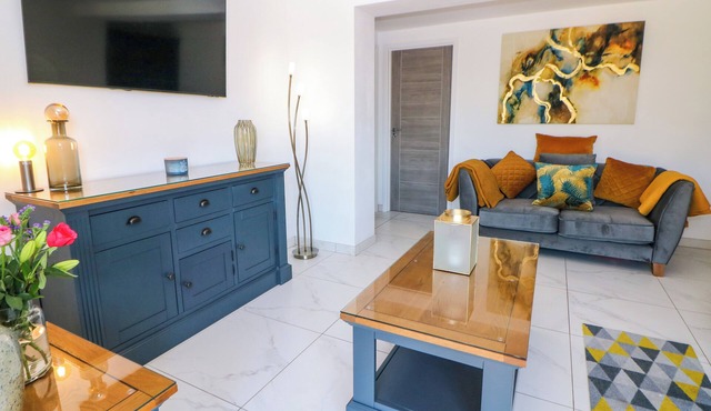 THE ANNEX, pet friendly, with a garden in Swanwick