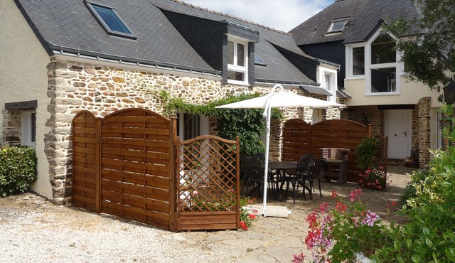 The Annexe: renovated house, heated pool, accommodation for 4 people