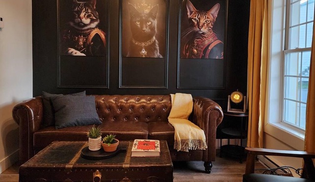 The Antique Cat - Jacuzzi & Parking