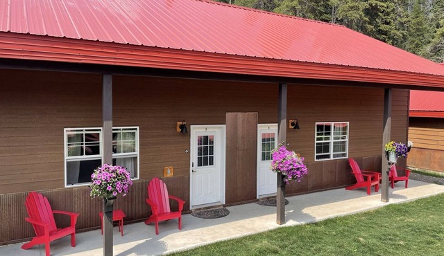 The Antler Luxury Cabin! Cooke City, at the entrance of Yellowstone's NE Gate and Lamar Valley