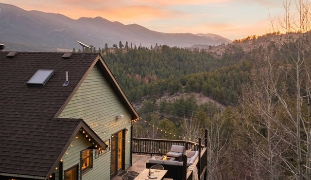 The Antler Overlook | Rocky Mountain Sunset Views on 3 Acres