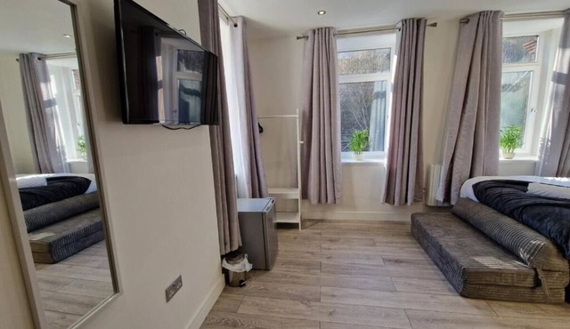 The apartment is suitable for a couples or for a single travellers.