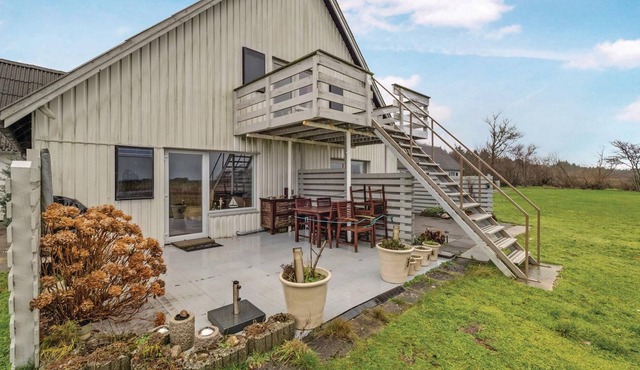 The apartment is located near the Limfjord and Klitmøller - also called Cold Hawaii.