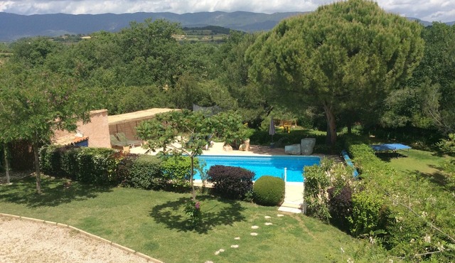 The apartment tower on acute large garden with shared pool