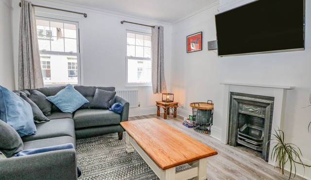 THE APOTHECARY, family friendly in Brockenhurst