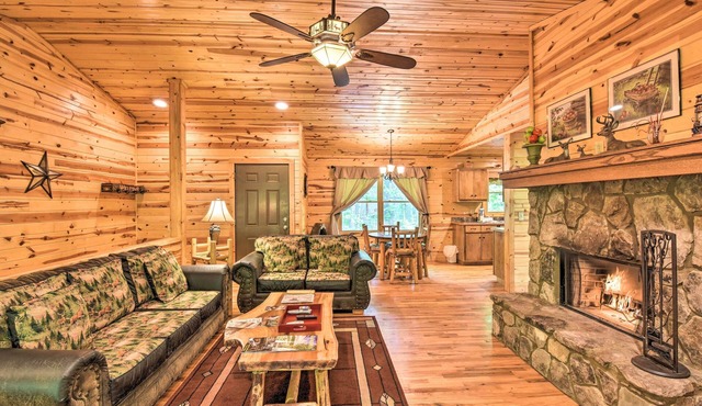 ‘The Apple Dumpling’ Cabin: Pool Table, Grill