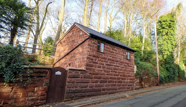 THE APPLE STORE, character holiday cottage in Tarporley