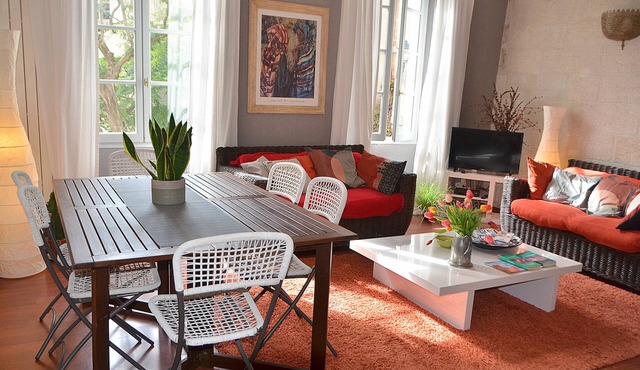 The appt is located in the heart of downtown, 5 minutes from Avignon