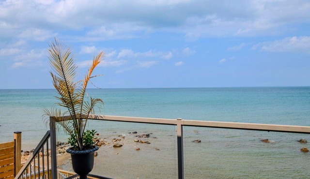 The Aqua Villa at Blue View Chalets