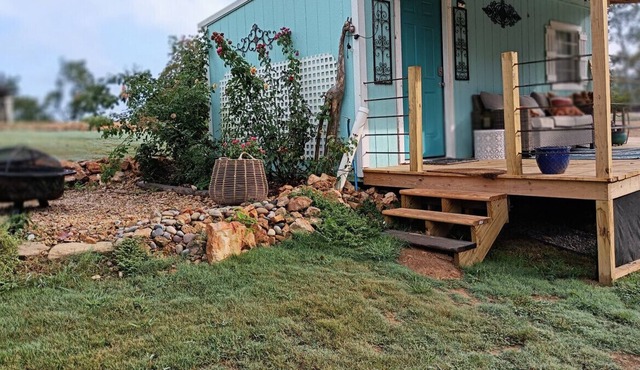 The Aquarius · Gorgeous luxury waterfront tiny home on the bluffs