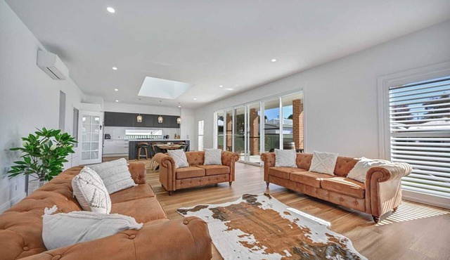 The Arches - Art Deco Inspired, Chic Interiors